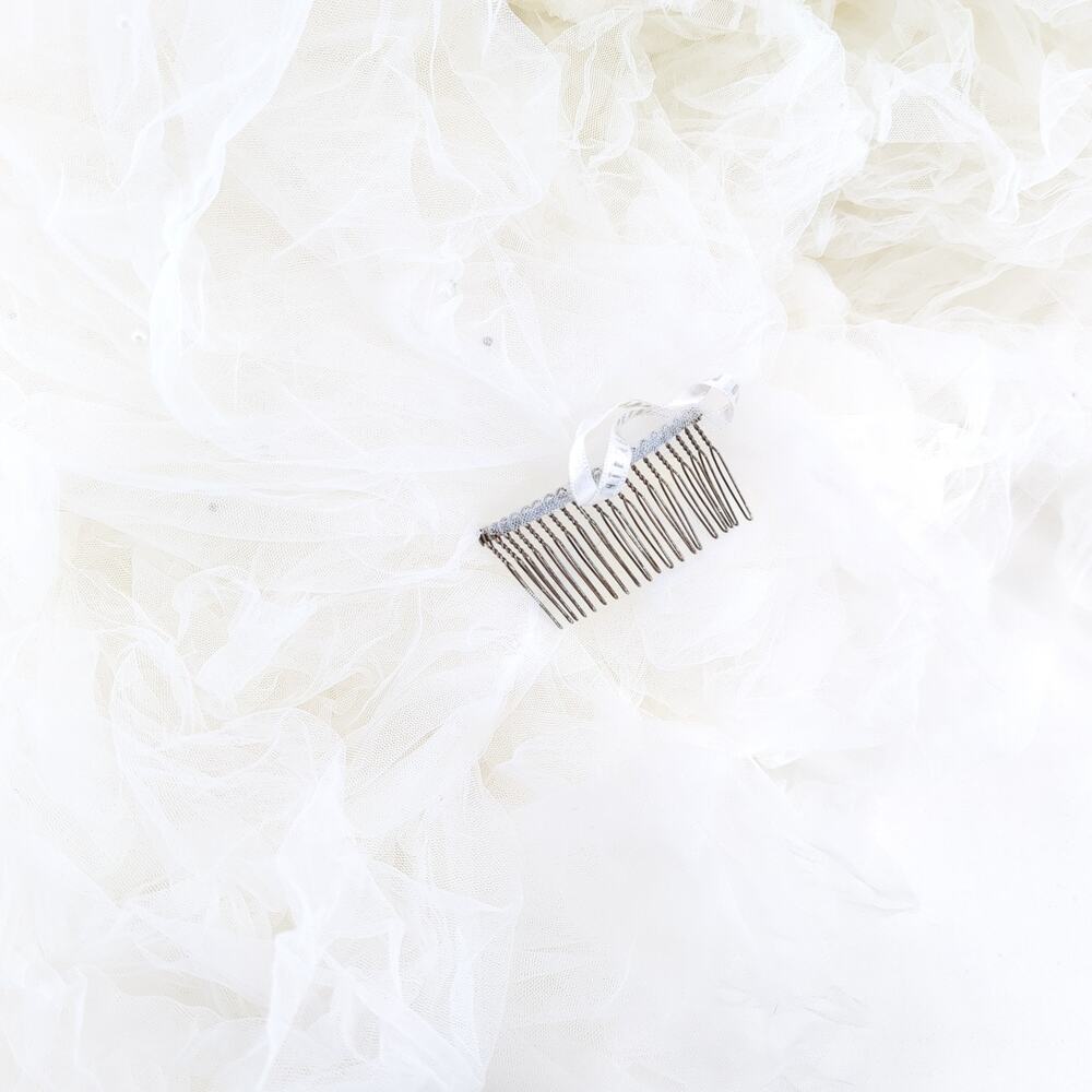 Untamed Petals Fiona Pearl Cathedral Veil White 2 Tiered Blusher Ruffle FLAW - Picture 4 of 14
